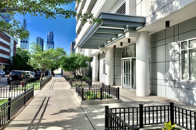 1629 South Prairie Avenue, Unit 2403 Chicago, IL 60616 - Photo 33 of 34