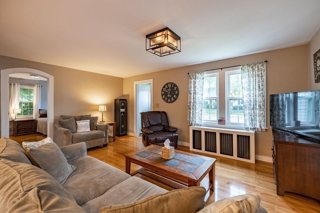 16 Maple Street Mendon, MA 01756 - Photo 12 of 42 Gallery Image 12