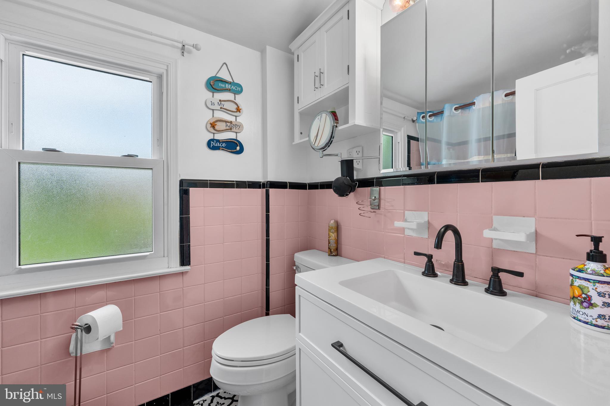 478 Granite Terrace Springfield, PA 19064 - Photo 30 of 30 2nd Floor Bath