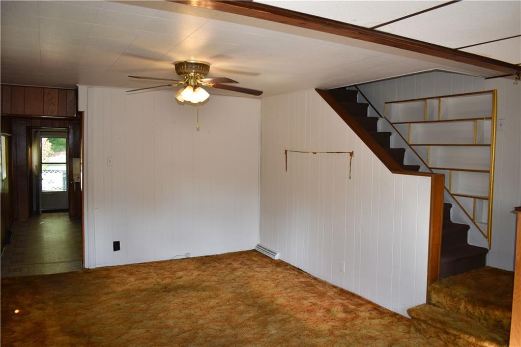 12 Hubbard Road Burgettstown, PA 15021 - Photo 8 of 18 Living room