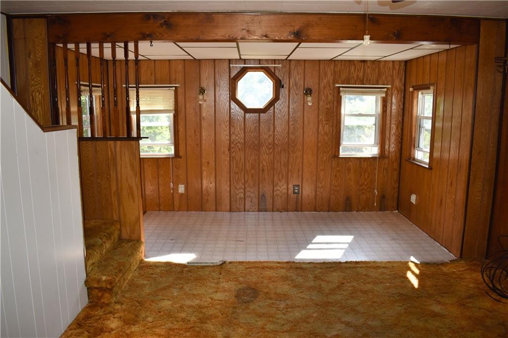 12 Hubbard Road Burgettstown, PA 15021 - Photo 9 of 18 Additional room