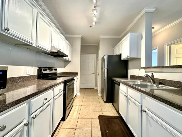 $2,150 | 45 Sycamore Avenue, Unit 635, Charleston, SC 29407