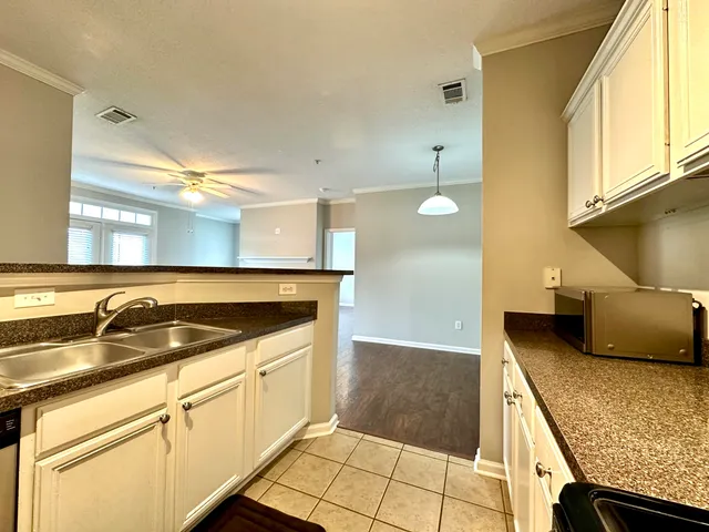 $2,150 | 45 Sycamore Avenue, Unit 635, Charleston, SC 29407