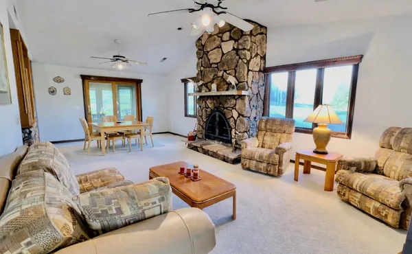 $298,000 | 71 Sugarcreek Trail, Galena, IL 61036