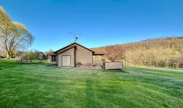 $298,000 | 71 Sugarcreek Trail, Galena, IL 61036