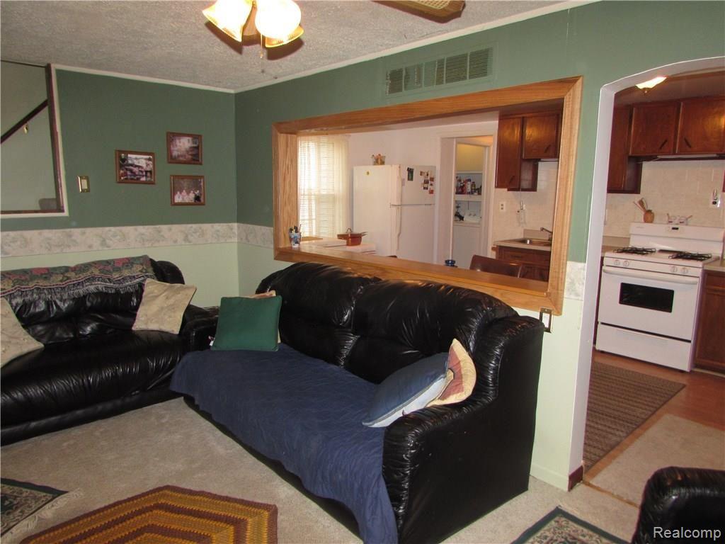 21315 Beech Daly Road Flat Rock, MI 48134 - Photo 9 of 19 IMG_4096.JPG