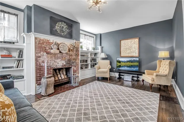 $3,495 | 623 Buffalo Avenue, Niagara Falls, NY 14303