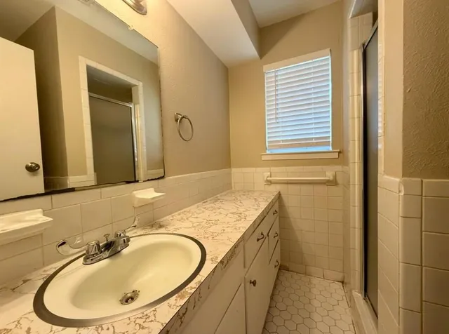 $1,200 | 1919 Yarborough Drive, Sherman, TX 75092