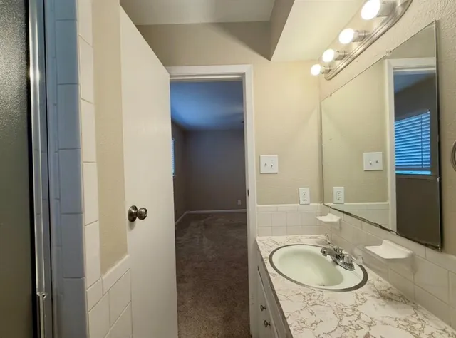 $1,200 | 1919 Yarborough Drive, Sherman, TX 75092