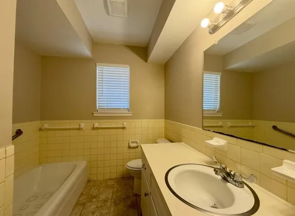 $1,200 | 1919 Yarborough Drive, Sherman, TX 75092