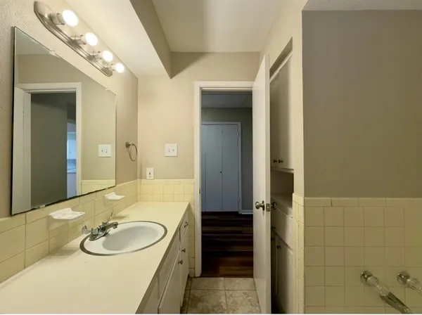$1,200 | 1919 Yarborough Drive, Sherman, TX 75092