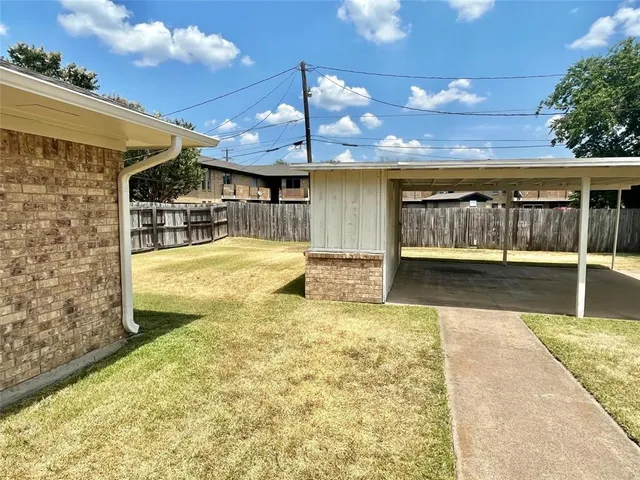 $1,200 | 1919 Yarborough Drive, Sherman, TX 75092