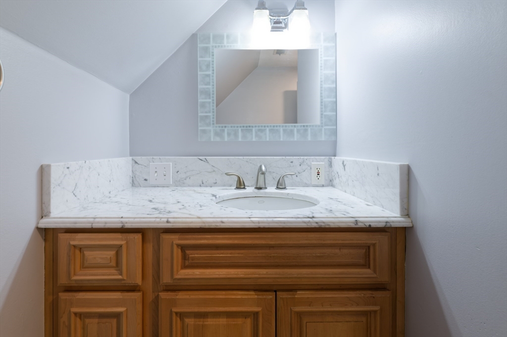 24 Woodland Road Uxbridge, MA 01569 - Photo 27 of 35
