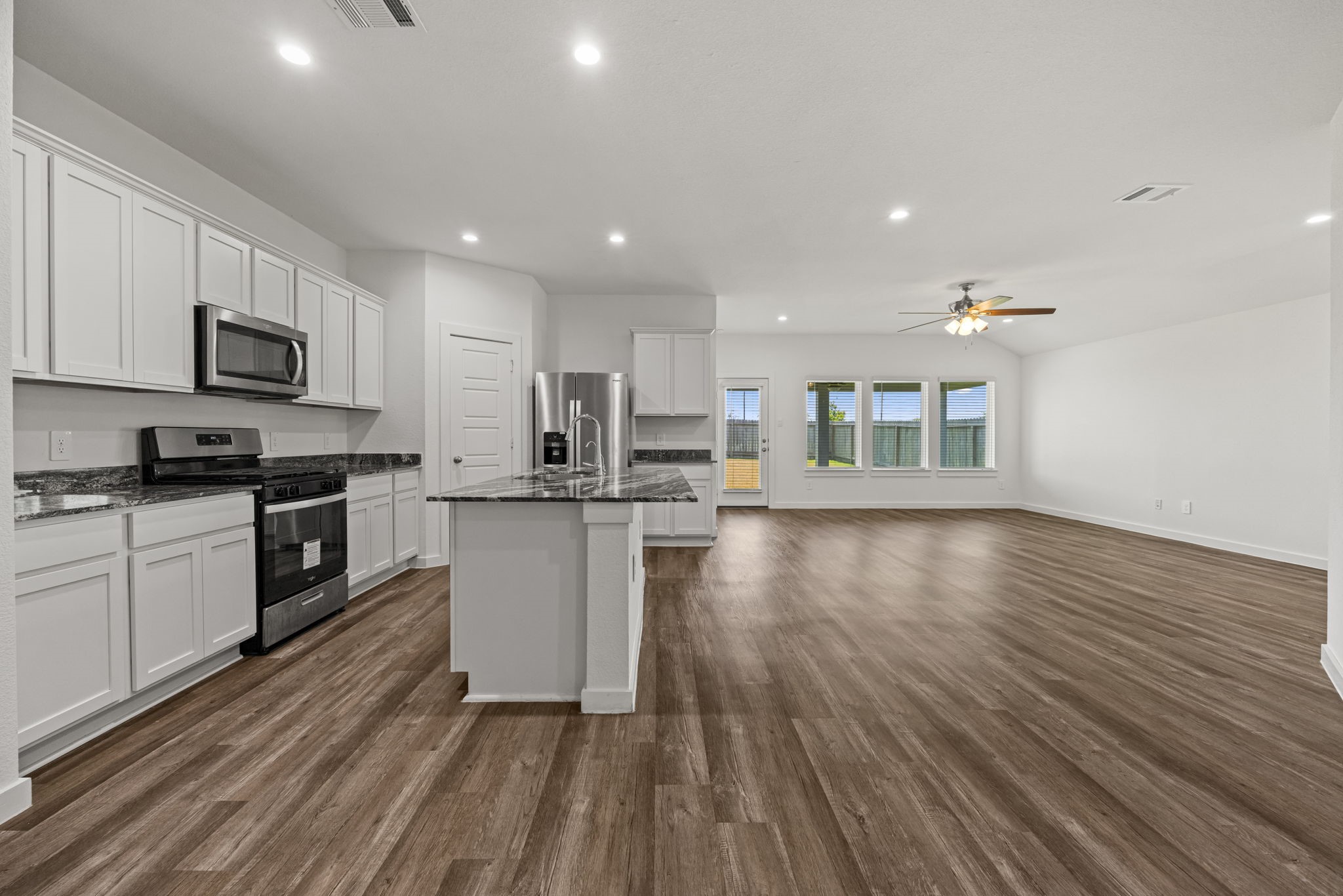 8611 Swenson Lane Rosharon, TX 77583 - Photo 16 of 41 Gallery Image 16