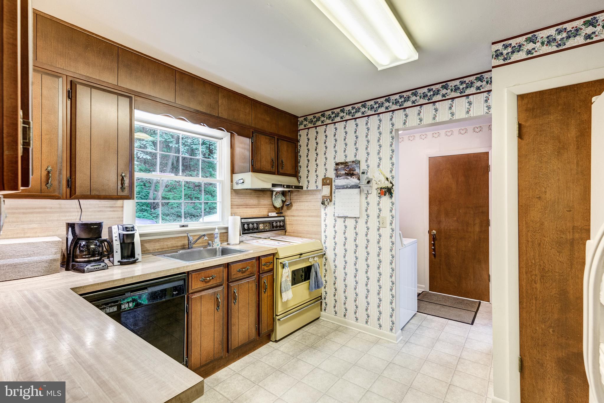 1805 Harvey Yingling Road Manchester, MD 21102 - Photo 7 of 34 Spacious and sparkling.