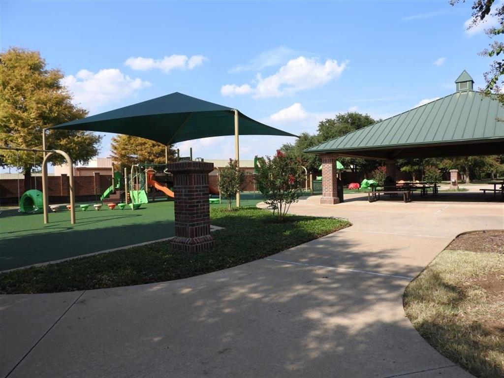 4037 Azure Lane Addison, TX 75001 - Photo 27 of 36 Les Lacs Park