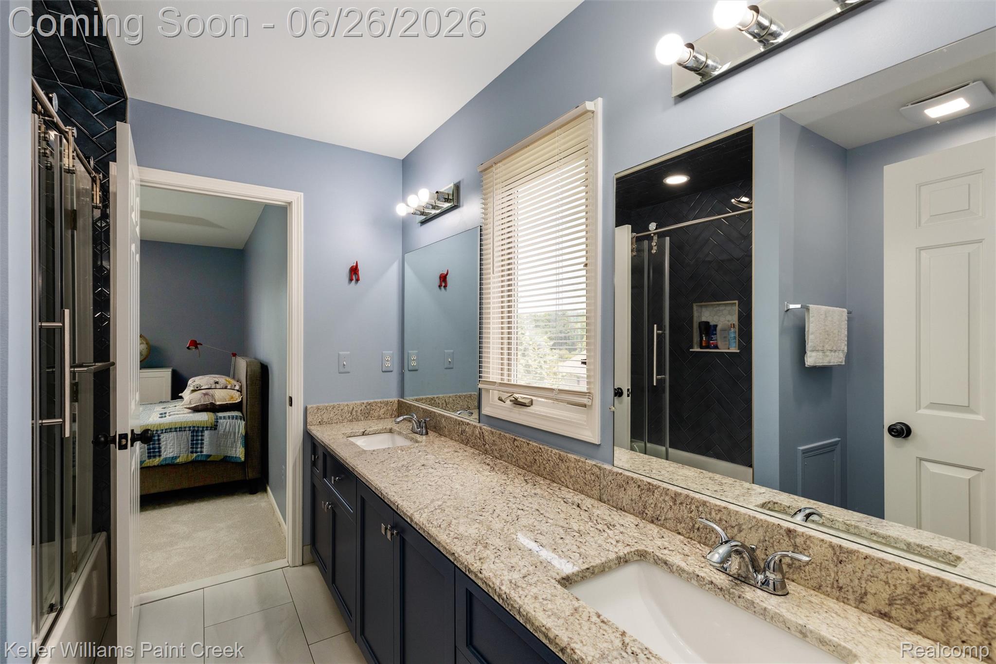 2036 Hickory Trail Drive Rochester, MI 48309 - Photo 37 of 77 53-2036 Hickory Trail Dr 0052.jpg