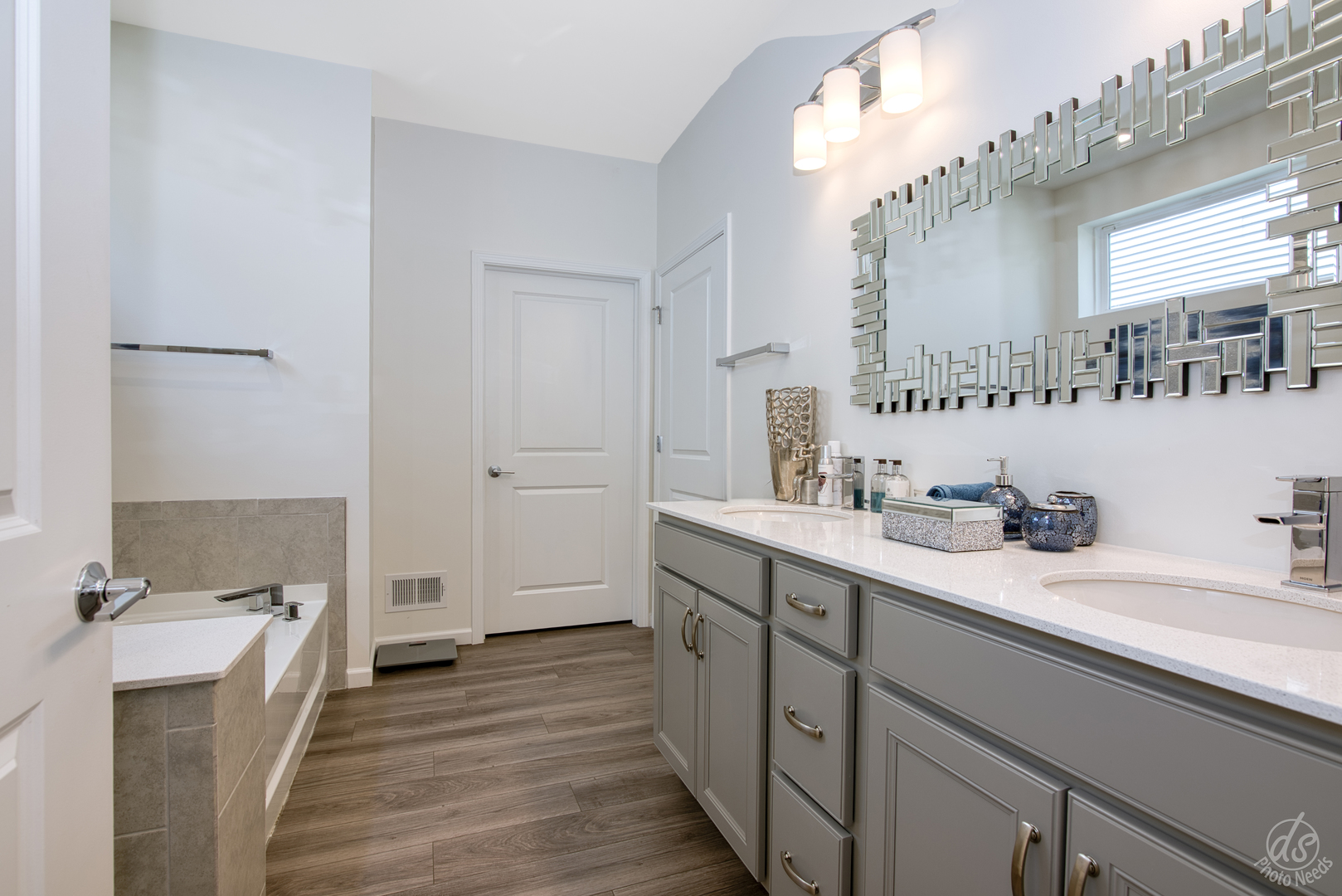 824 Spring Drive Lindenhurst, IL 60046 - Photo 13 of 26