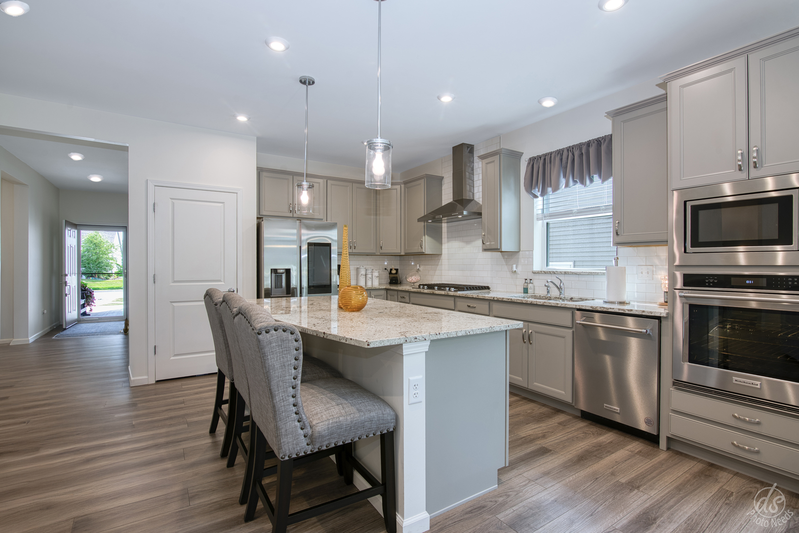 824 Spring Drive Lindenhurst, IL 60046 - Photo 6 of 26