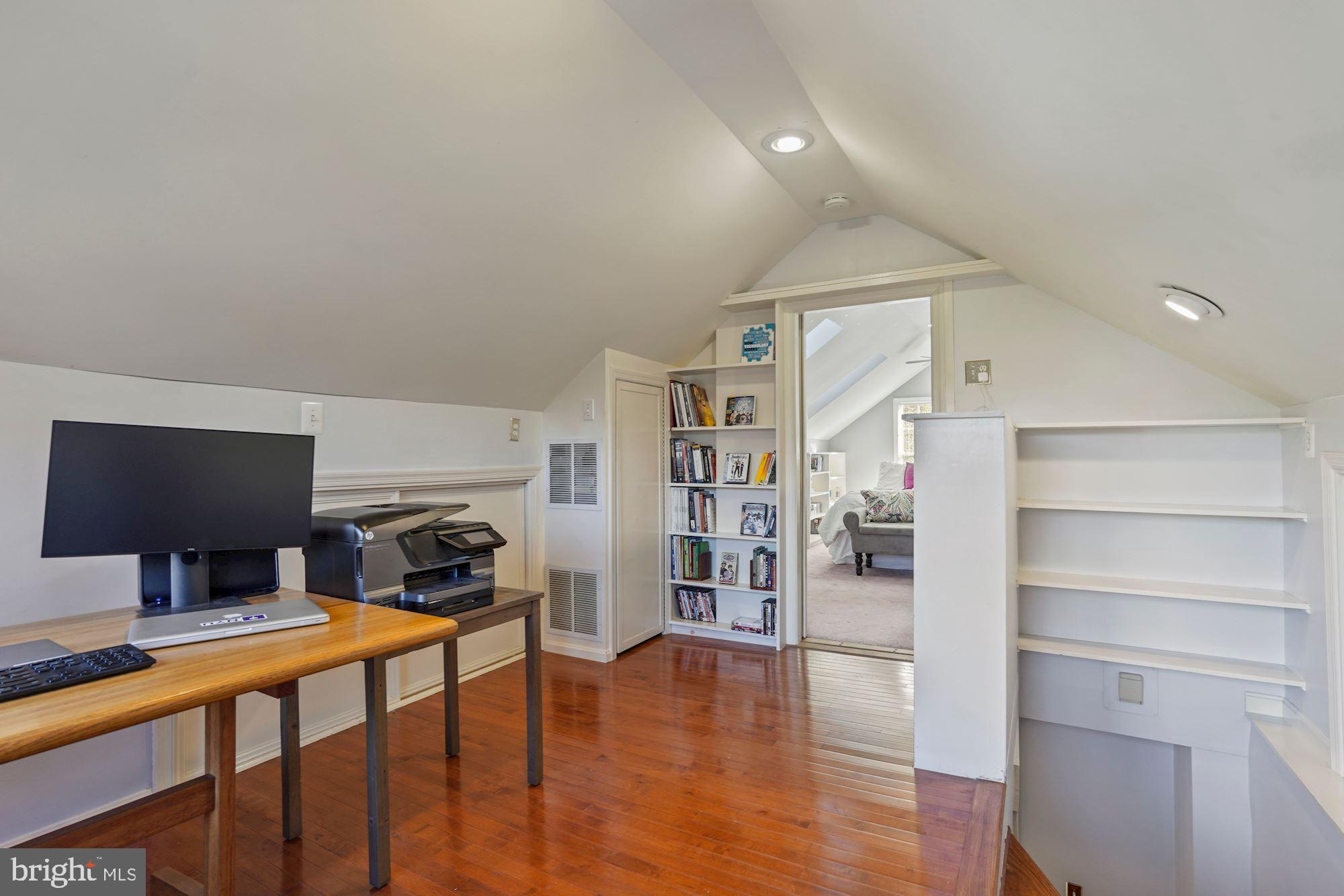 3320 2nd Road North Arlington, VA 22201 - Photo 18 of 31 H/W floors add warmth