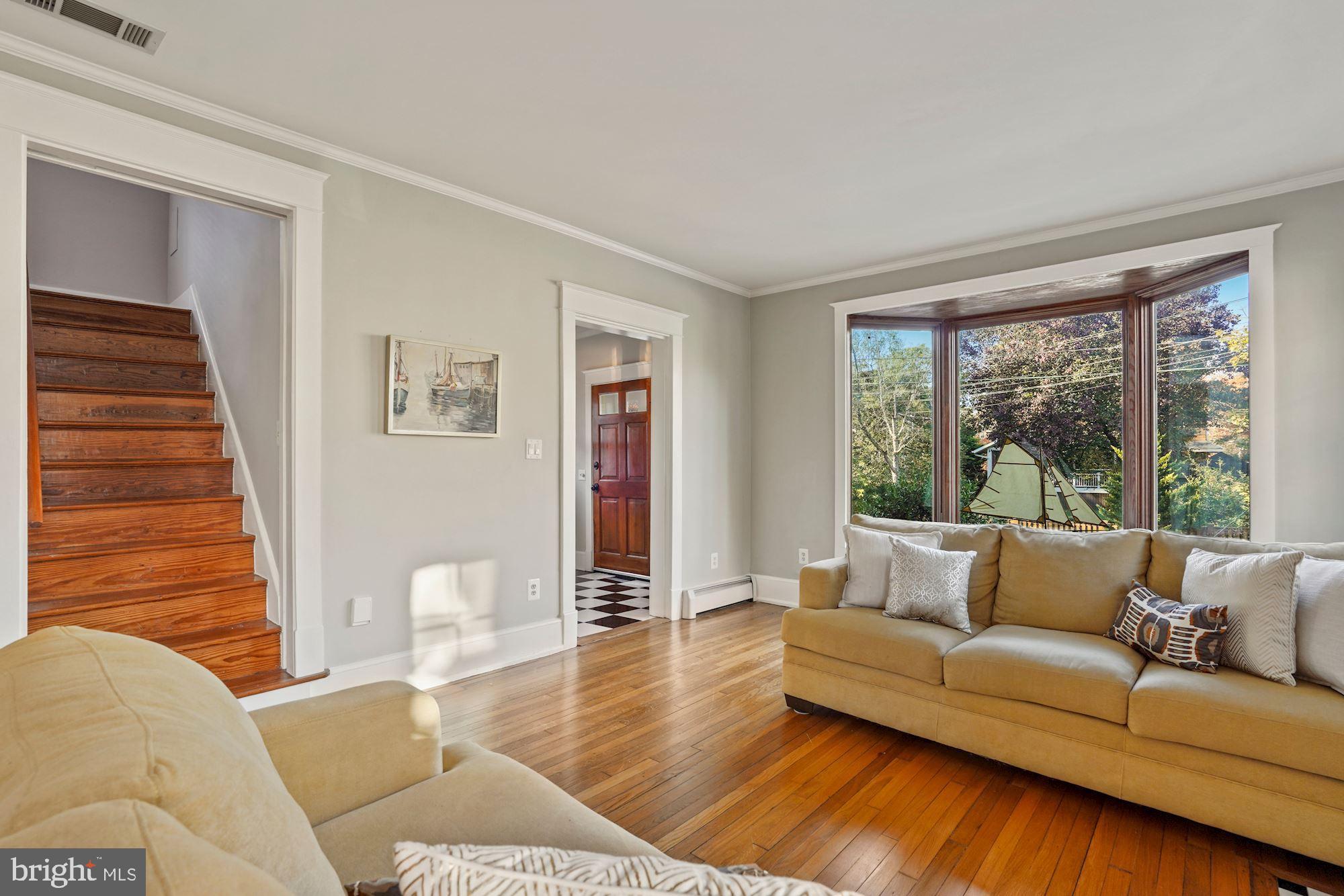 3320 2nd Road North Arlington, VA 22201 - Photo 4 of 31 Oversized bay window let's light stream through y