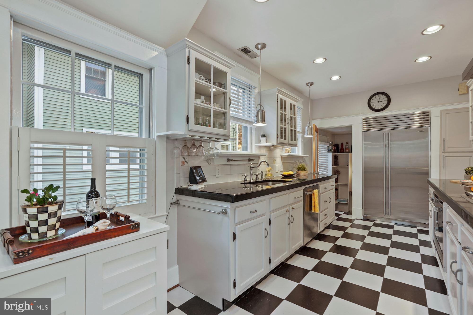 3320 2nd Road North Arlington, VA 22201 - Photo 10 of 31 Space for a small table to eat-in.