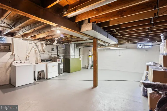 a view of a storage & utility room