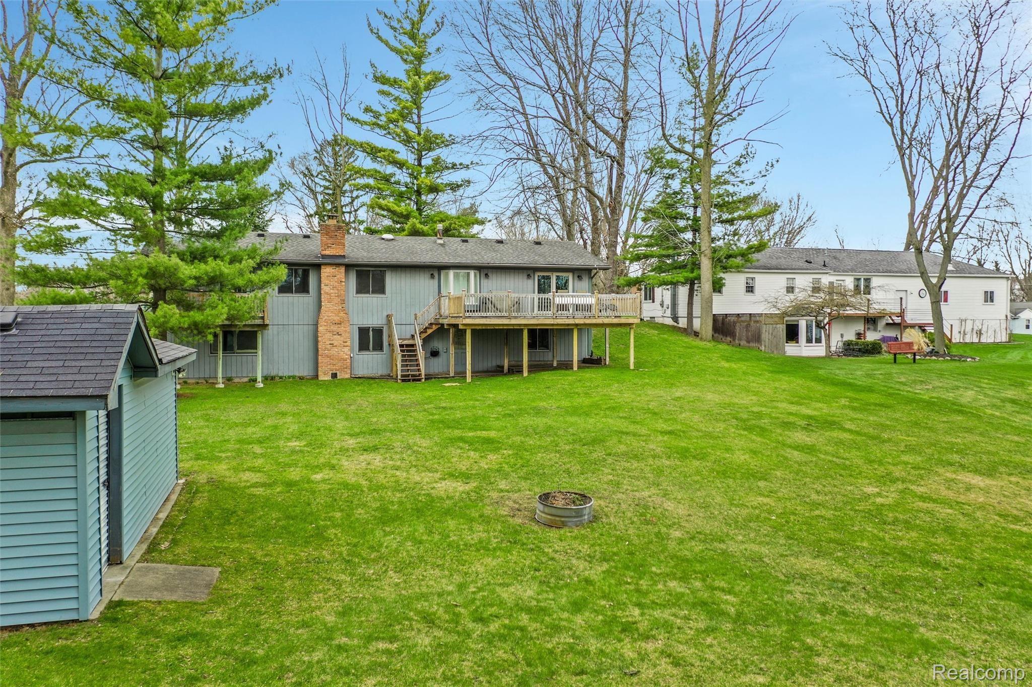 4105 Crocus Road Waterford, MI 48328 - Photo 39 of 46 06-4105 Crocus Rd0020.jpg