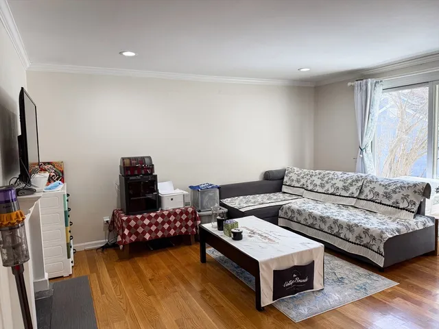 $2,500 | 53 Jericho Road, Unit B, Weston, MA 02493