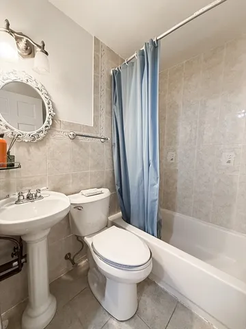 $2,500 | 53 Jericho Road, Unit B, Weston, MA 02493