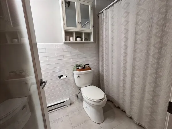 $2,100 | 4162 Post Road, Unit 15, Warwick, RI 02818