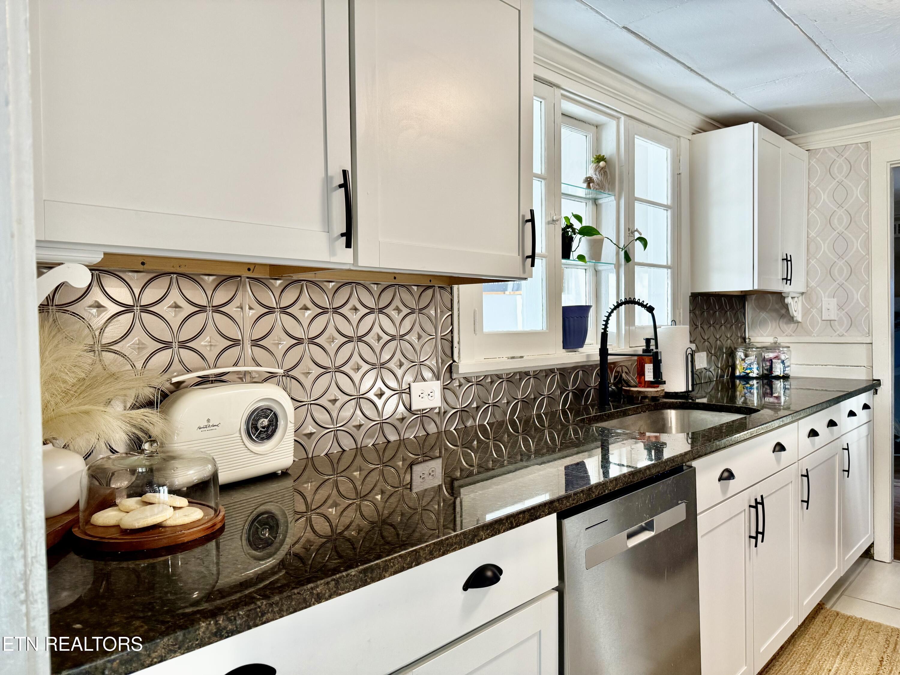 44 West Norris Road Norris, TN 37828 - Photo 15 of 49 FullSizeRender