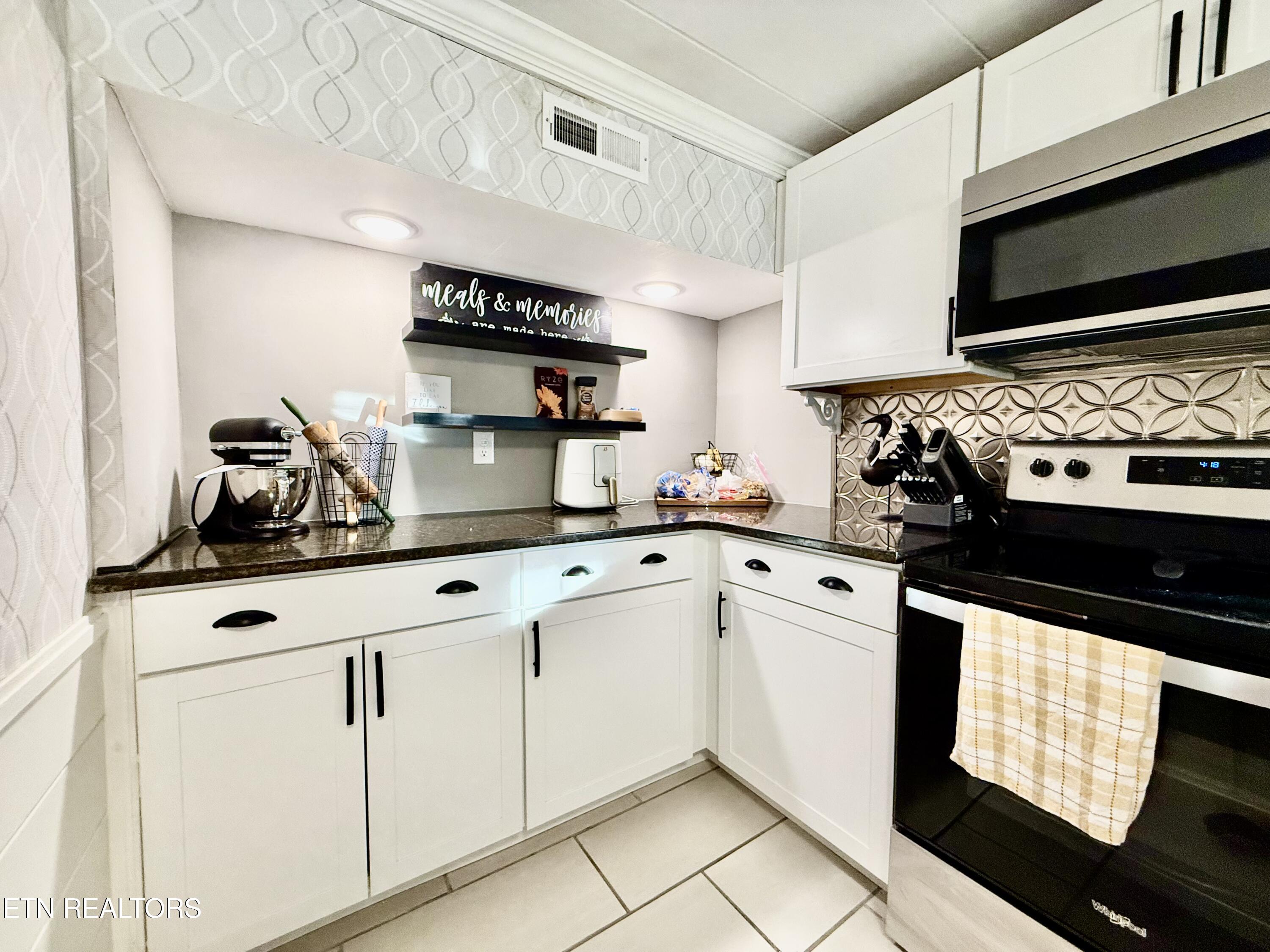 44 West Norris Road Norris, TN 37828 - Photo 18 of 49 FullSizeRender