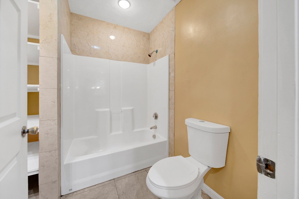 71 Tobin Road Leicester, MA 01611 - Photo 12 of 18