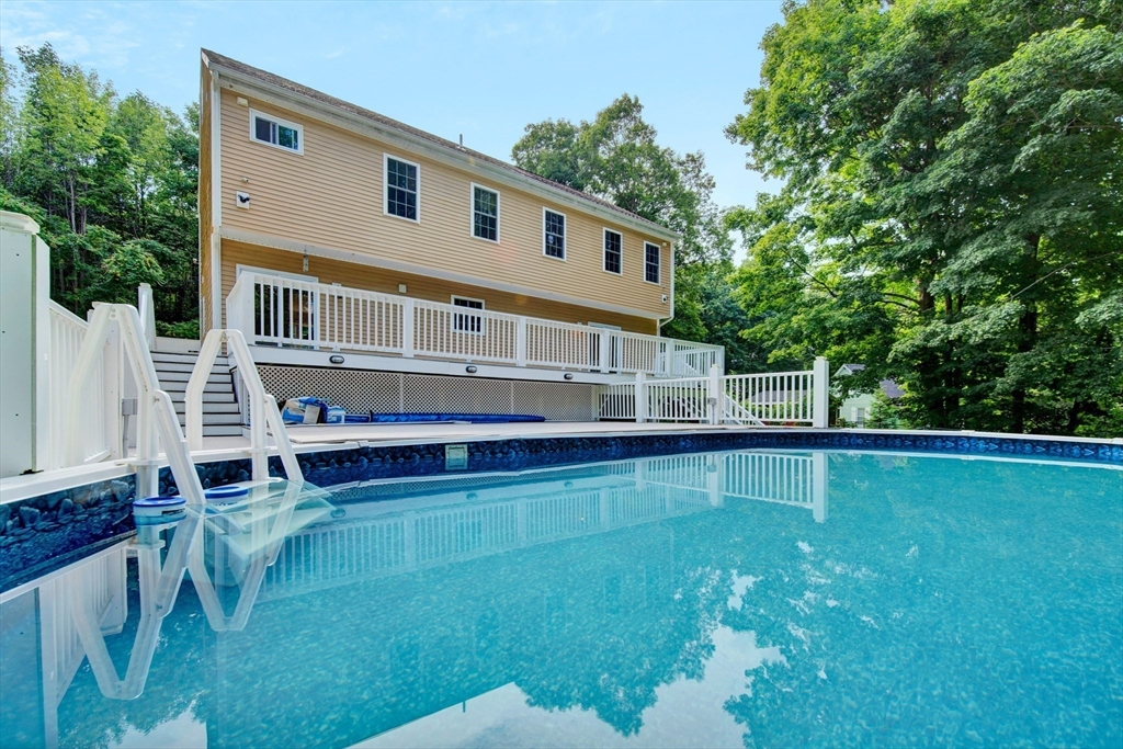 71 Tobin Road Leicester, MA 01611 - Photo 3 of 18