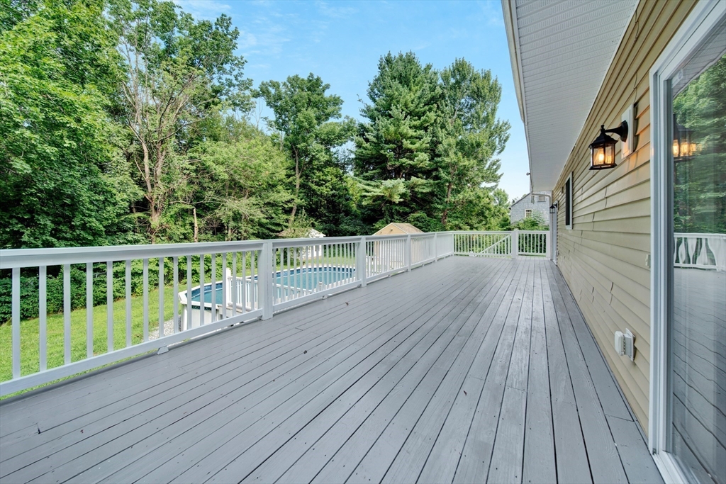 71 Tobin Road Leicester, MA 01611 - Photo 4 of 18