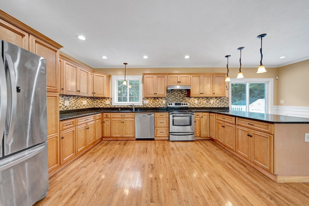 71 Tobin Road Leicester, MA 01611 - Photo 6 of 18