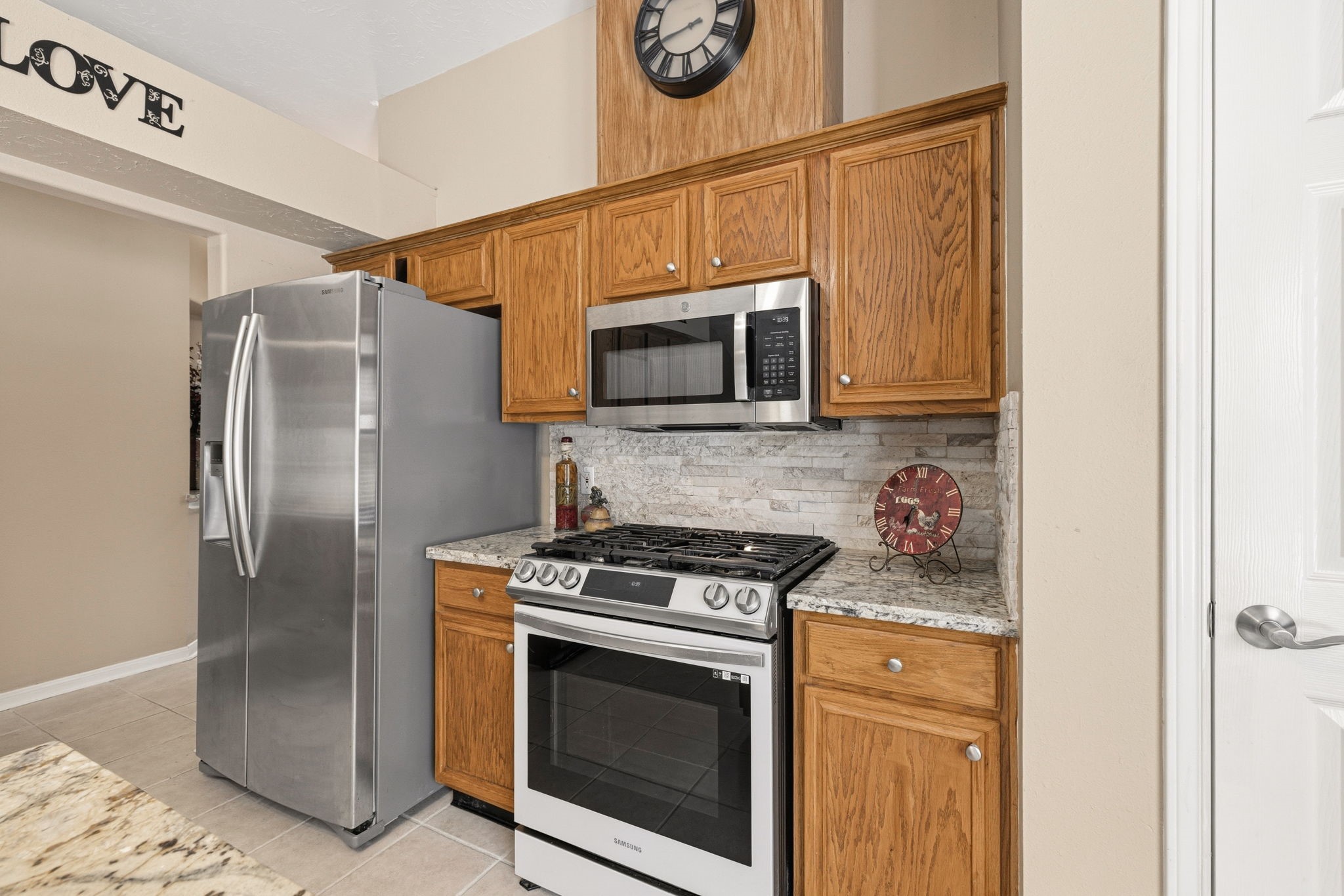 9109 Benwick Street Spring, TX 77379 - Photo 17 of 33 Recent stainless steel appliances.