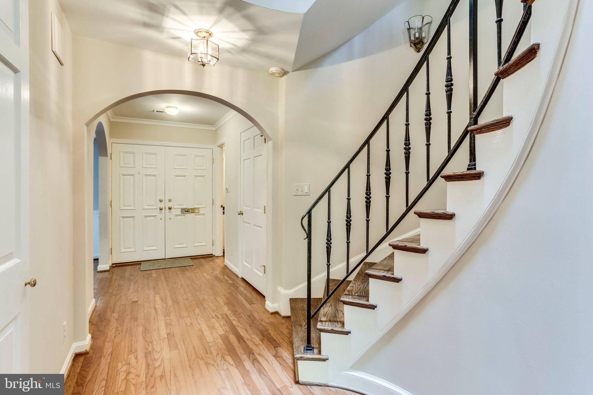 2307 North Glebe Road Arlington, VA 22207 - Photo 12 of 35 View from center entryway