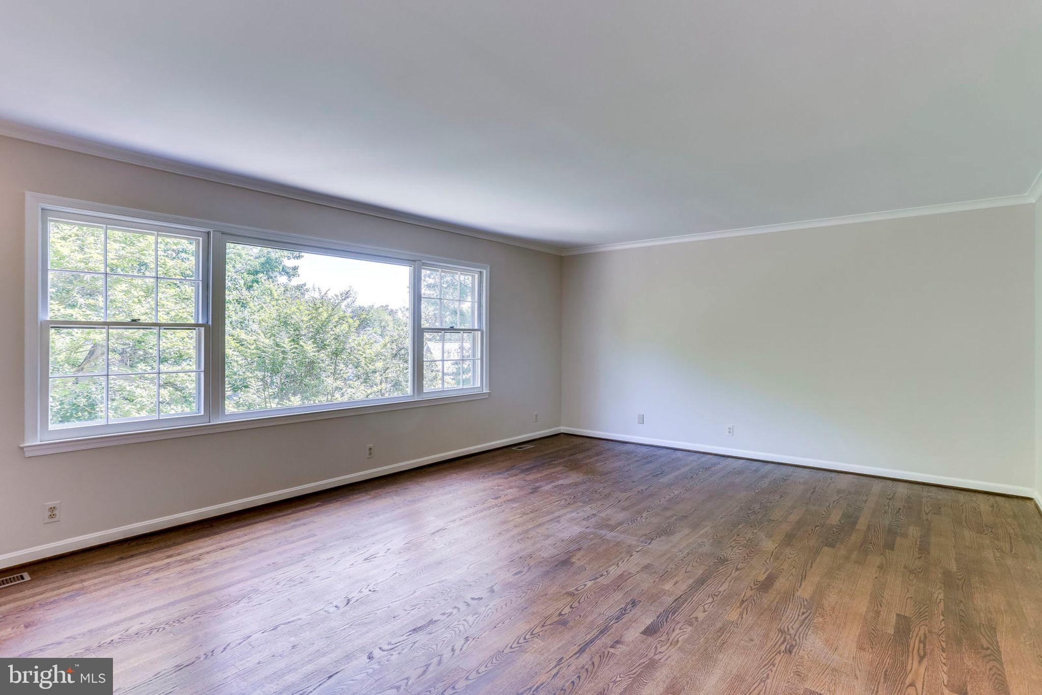 2307 North Glebe Road Arlington, VA 22207 - Photo 18 of 35 Large area with beautiful large windows