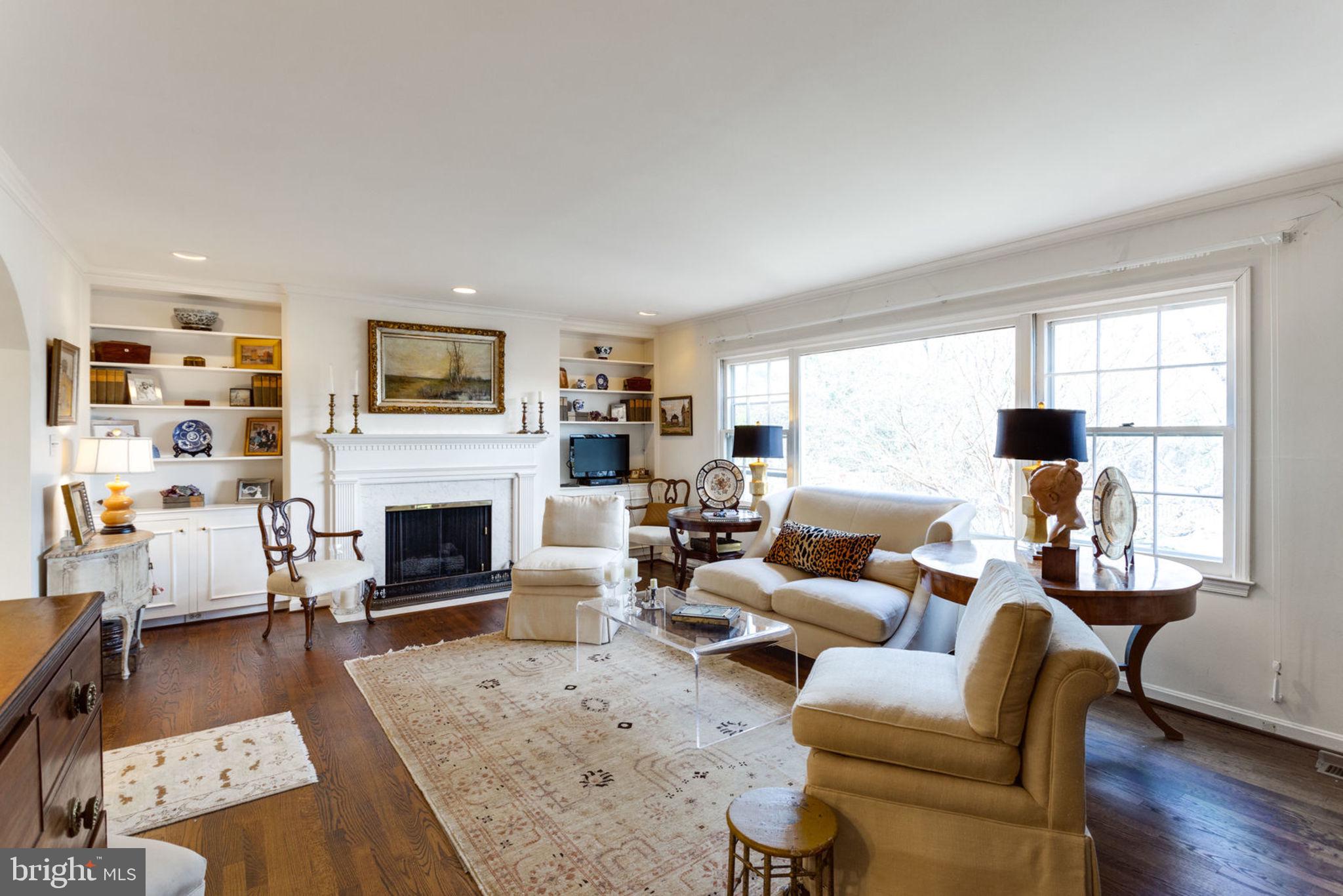 2307 North Glebe Road Arlington, VA 22207 - Photo 21 of 35 Upper level family room staged
