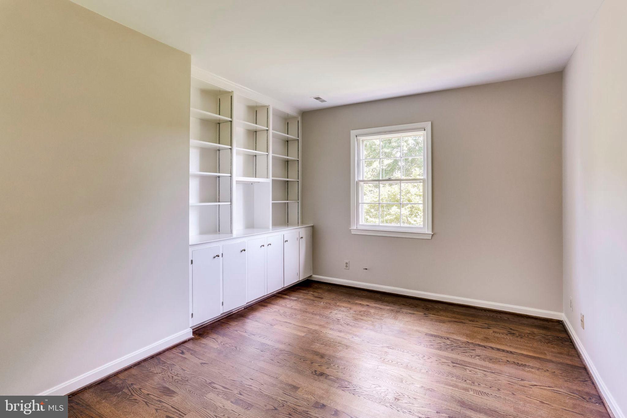 2307 North Glebe Road Arlington, VA 22207 - Photo 27 of 35 Bedroom 2
