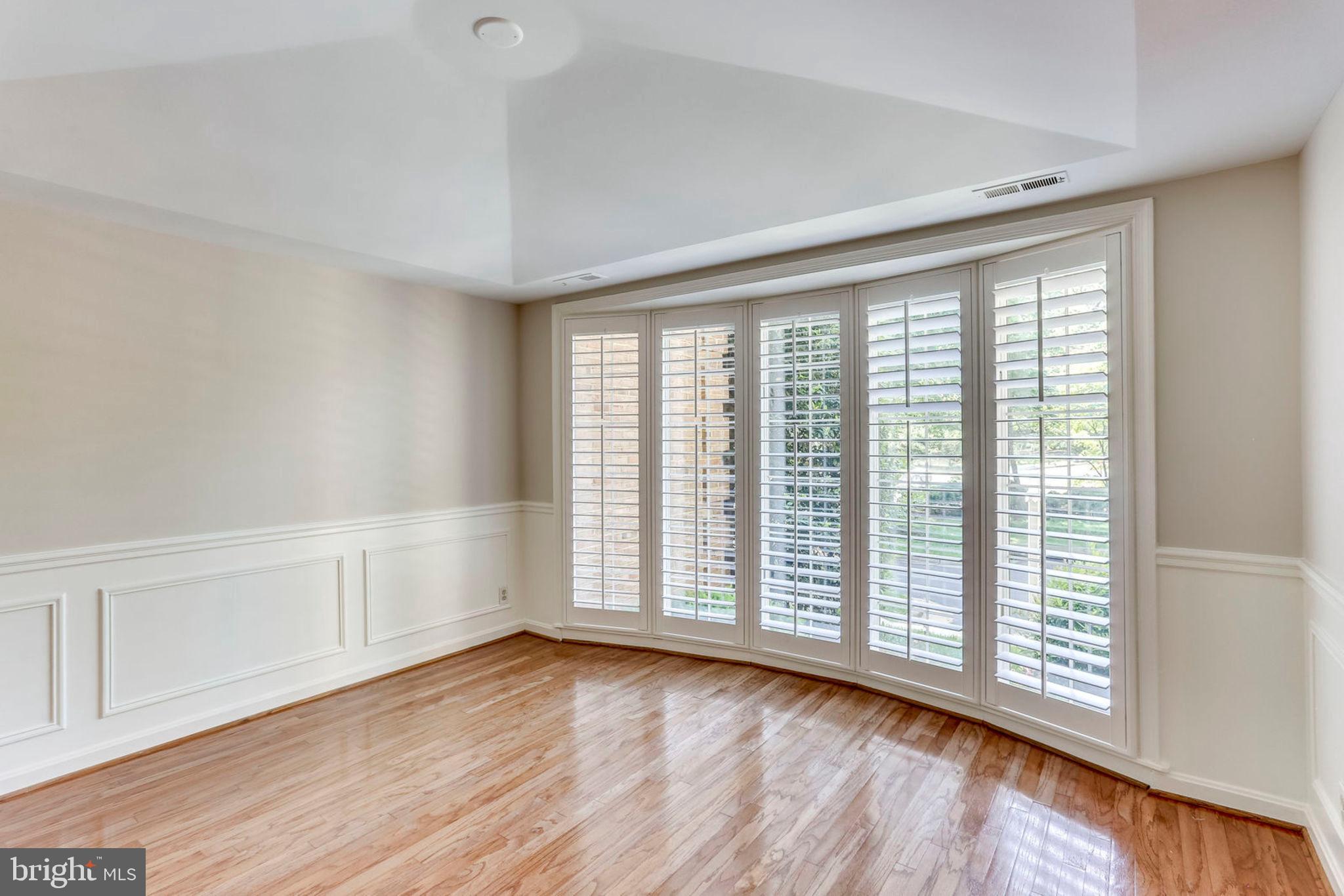 2307 North Glebe Road Arlington, VA 22207 - Photo 6 of 35 Formal dining room with bay window