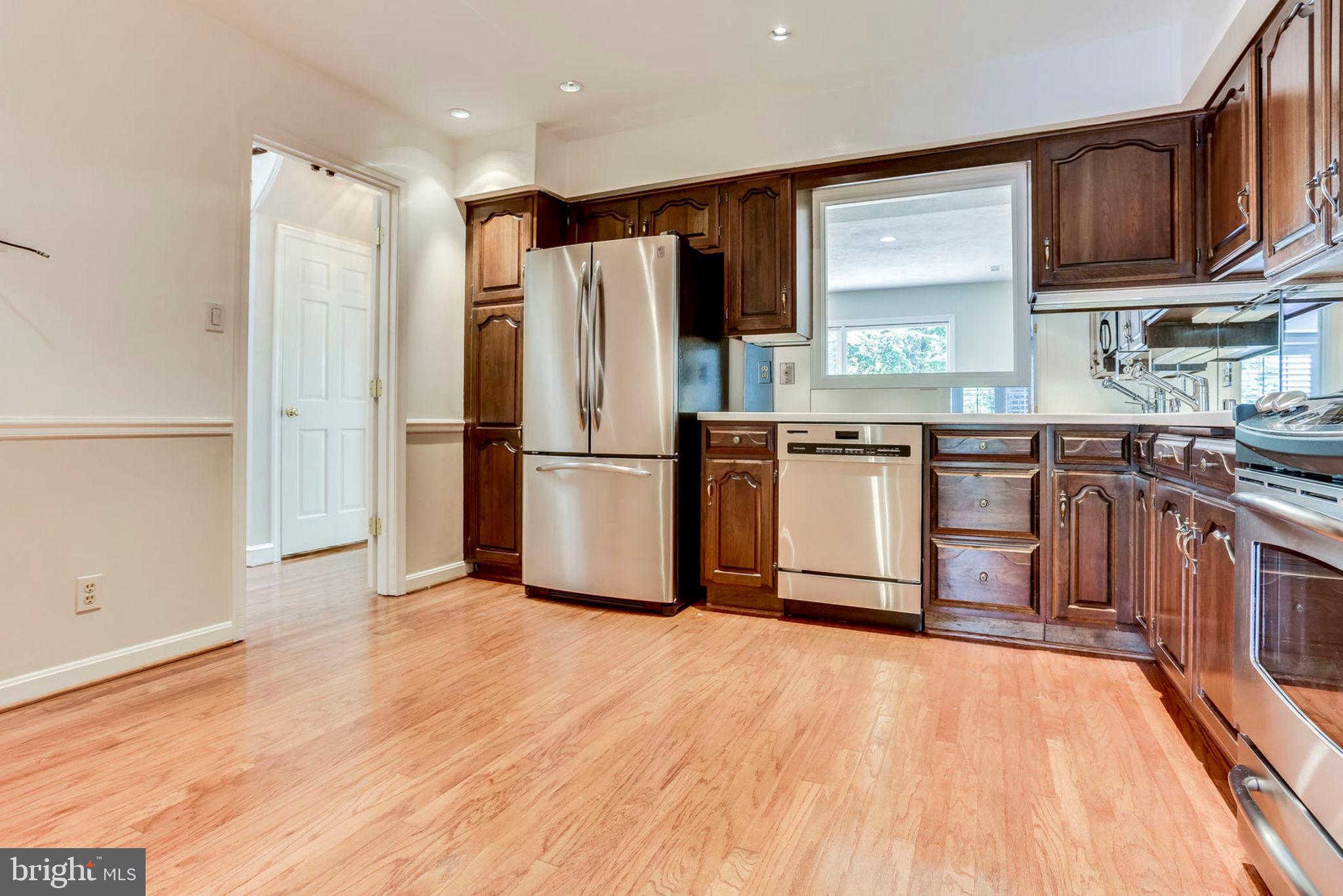2307 North Glebe Road Arlington, VA 22207 - Photo 9 of 35 Kitchen with open area peeking into living room