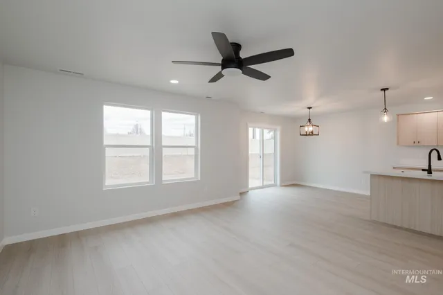 $437,990 | 3005 South Maple Rnch Way, Nampa, ID 83686