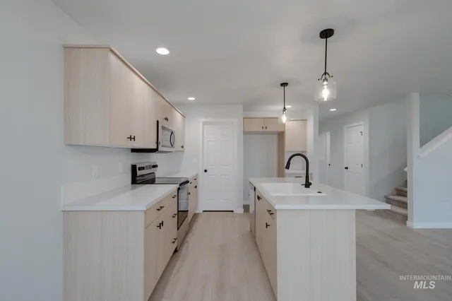 $437,990 | 3005 South Maple Rnch Way, Nampa, ID 83686