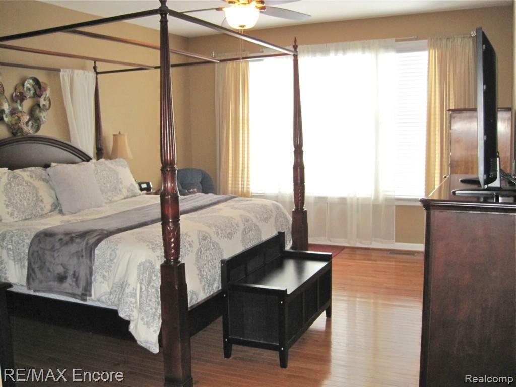 3687 Tremonte Circle, Unit 73 Rochester, MI 48306 - Photo 21 of 43 Master Bedroom