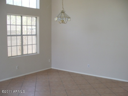 4132 East Frye Road Phoenix, AZ 85048 - Photo 2 of 17 Living Dining