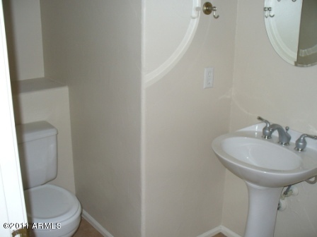 4132 East Frye Road Phoenix, AZ 85048 - Photo 6 of 17 Half Bath
