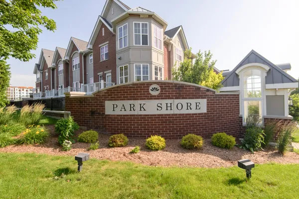 $249,900 | 3872 South Lake Drive, Unit 101, St. Francis, WI 53235